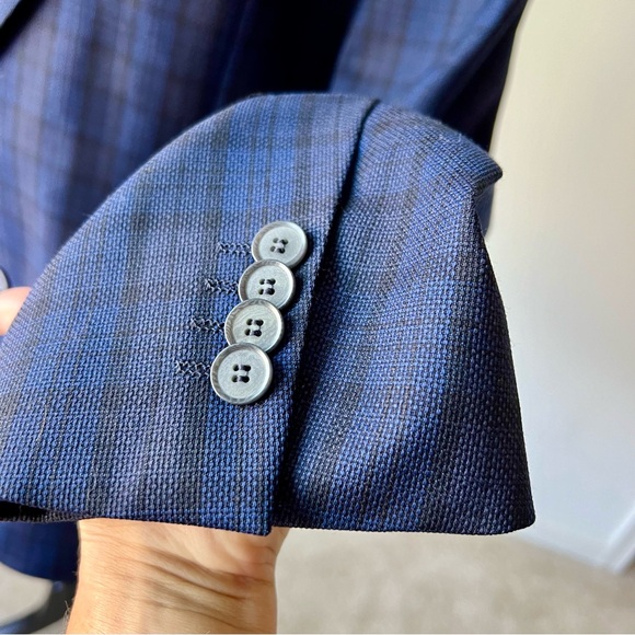 SARAR Men’s Navy and Black Plaid Wool Nadia Blazer—SZ. 48R - Picture 6 of 17